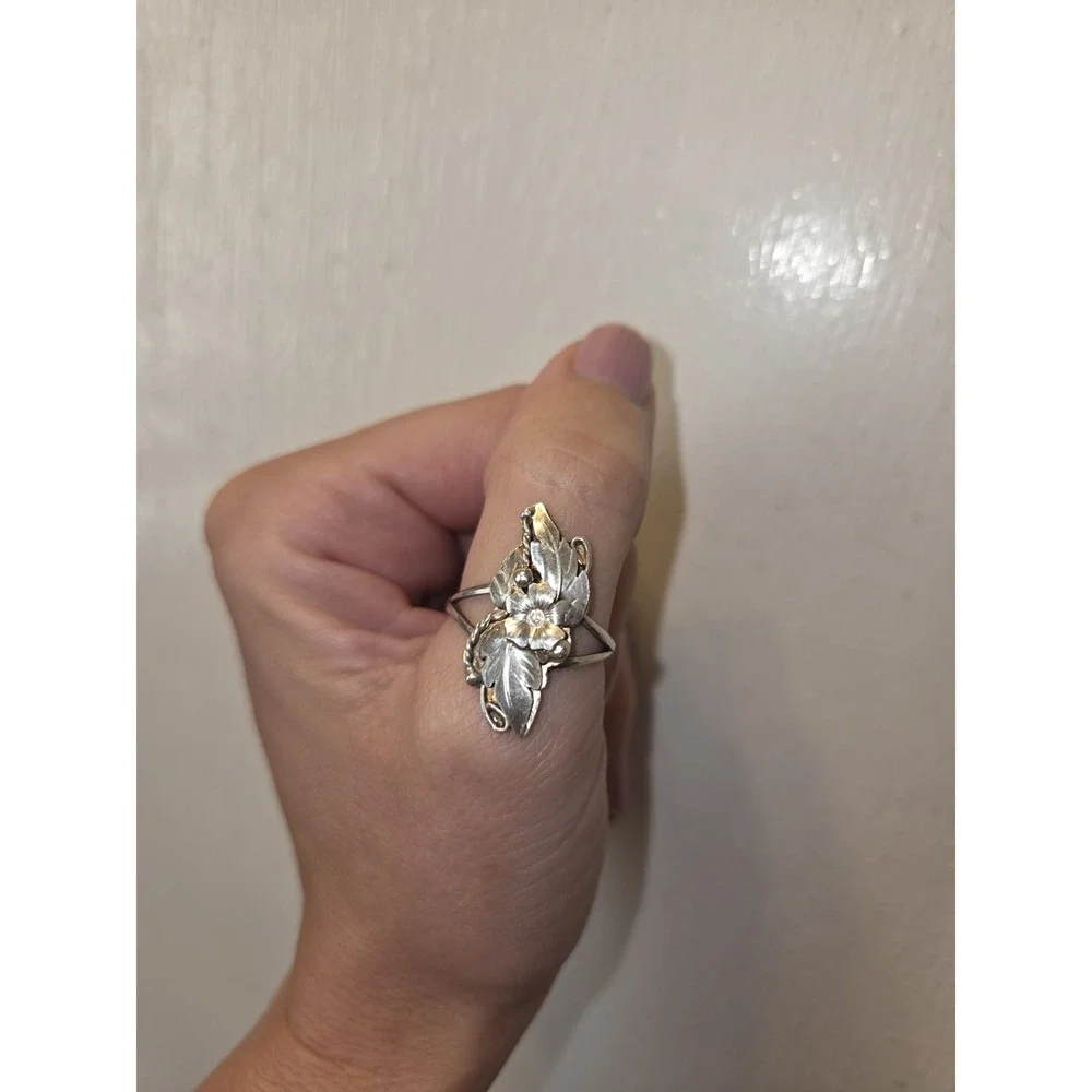 Vintage Willie Shaw Navajo Designer Sterling Silver Ring. Rare. Floral. 9.5